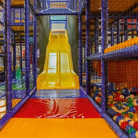 Luxuswellnesshaus Strandfee بيت للعطل